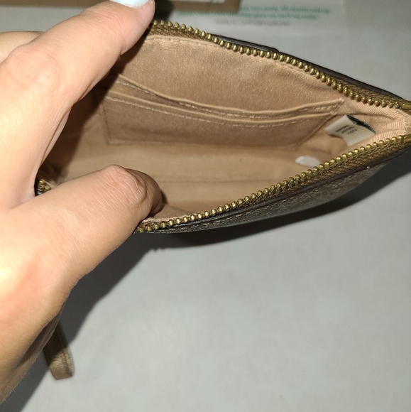 Coach wristlet - Picture 2 of 2